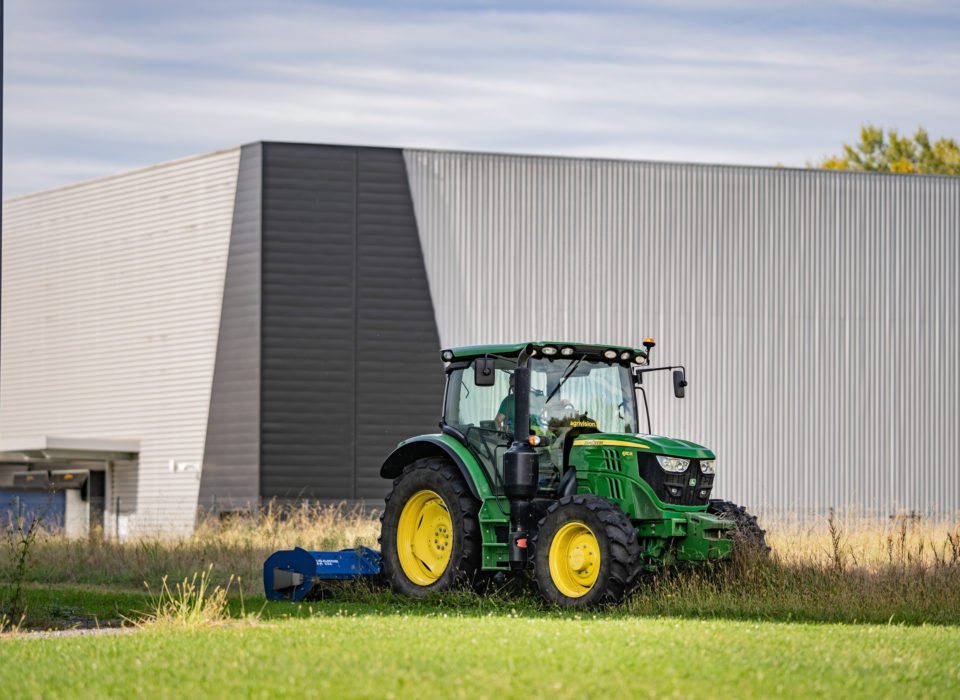 Fauchage avec un équipement john deere